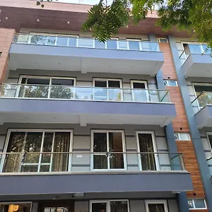 Guest house Jmd Residency